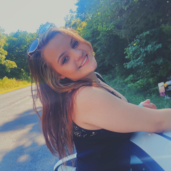 Meet your Posher, Madison - Picture 1 of 1